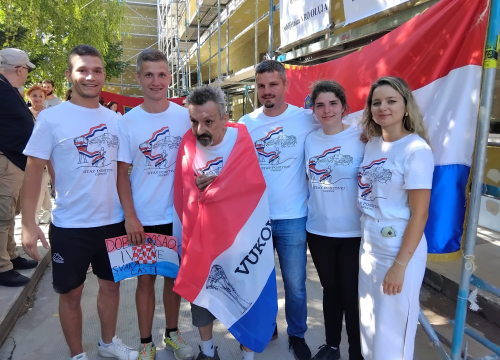 Fotografija 3 - Ivan Džepina stigao u Knin nakon 16 dana trčanja i hodanja