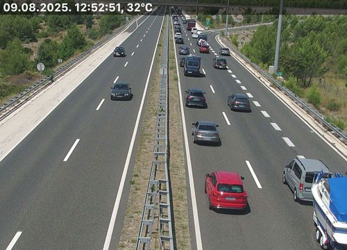 Zapalio se auto kod Skradina na A1. Stvorila se kolona duga 9 kilometara