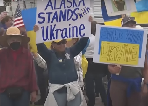 ‘Aljaska je uz Ukrajinu‘: Prosvjednici na ulicama Anchoragea uoči summita Trump-Putin