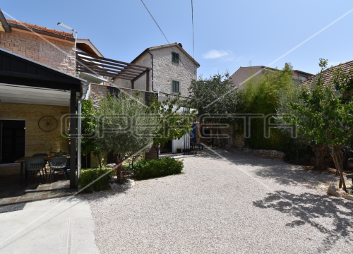 Fotografija 1 - FOTO Rijetka prilika: Opereta predstavlja novouređenu kuću u srcu Šibenika!