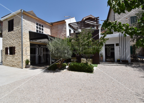 Fotografija 15 - FOTO Rijetka prilika: Opereta predstavlja novouređenu kuću u srcu Šibenika!