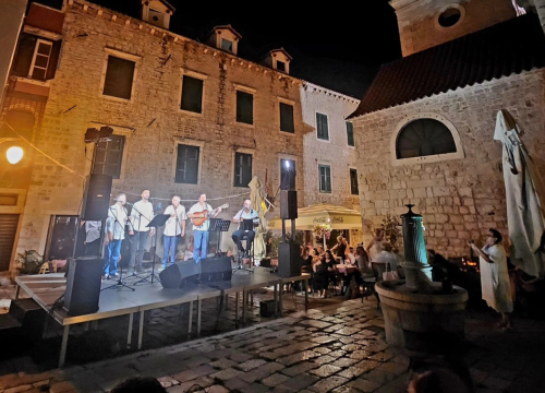 Otkazan večerašnji koncert klape Bunari na Maloj Loži