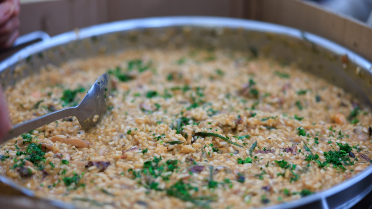 Skradinski festival rižota i načina života: 13. i 14. rujna uživajte u omiljenim specijalitetima uz koncert Dalmatina