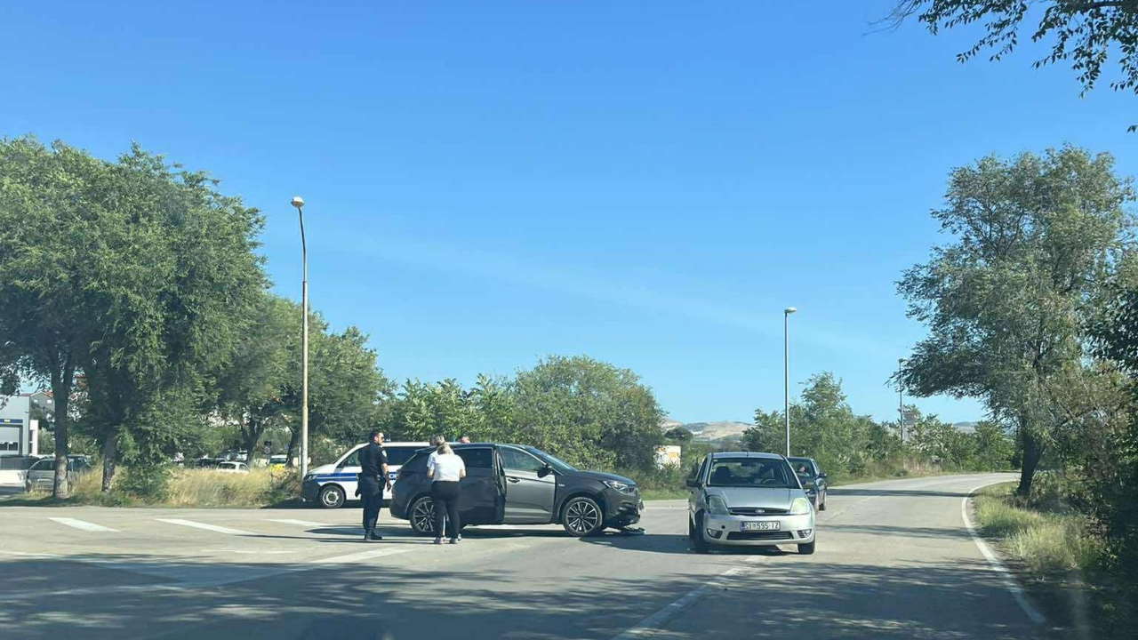 Opet prometna na križanju u Ražinama: Sudarila se dva vozila, očevid je u tijeku
