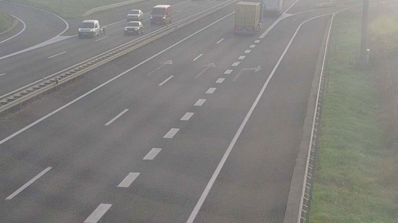 Mjestimice smanjena vidljivost zbog magle, predmet na kolniku na A3