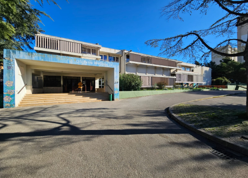 Učenici ponovno sjeli u školske klupe. Osim u šibenskoj OŠ Petra Krešimira IV: 'Skakala sam u sobi od sreće'