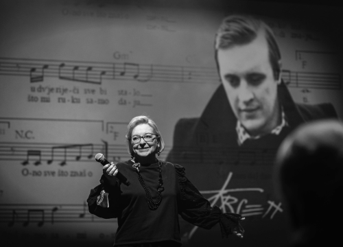 U Zagrebu održana komemoracija u čast Gabi Novak. Započela Arsenovom pjesmom 'Nikad više'