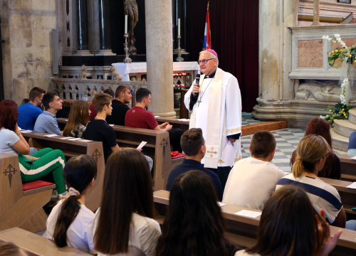 'Zaziv duha svetoga': U nedjelju u Katedrali blagoslov učenika i knjiga