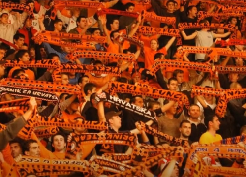 Traži se koji nedostaje: Pogledajte 32 šala kojima su Funcuti mahali na tribini