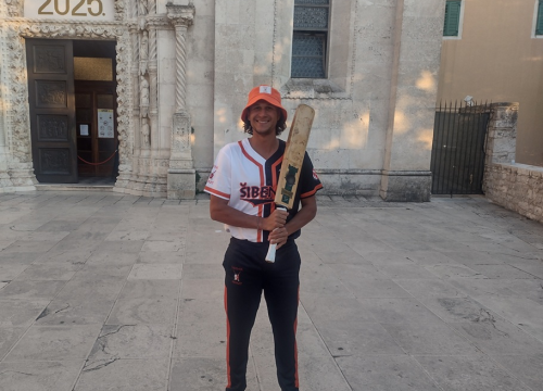 Fotografija 2 - Adrian Vidajic, kapetan Šibenika u džentlemenskoj igri: 'Najdraže kod kriketa drugarstvo i trash talk'