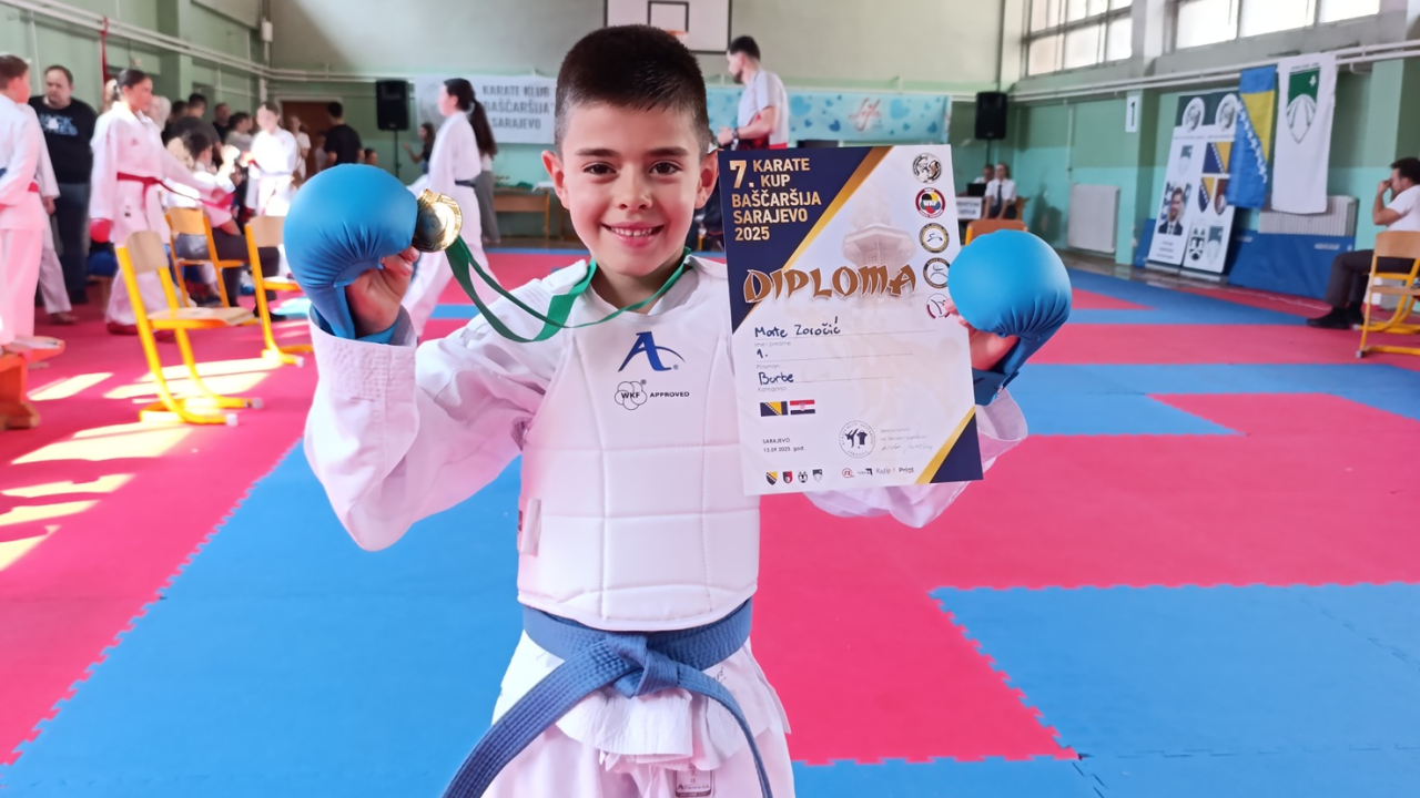 Članovi Karate kluba Šibenik 1066 uzeli 15 medalja na međunarodnom turniru u Sarajevu