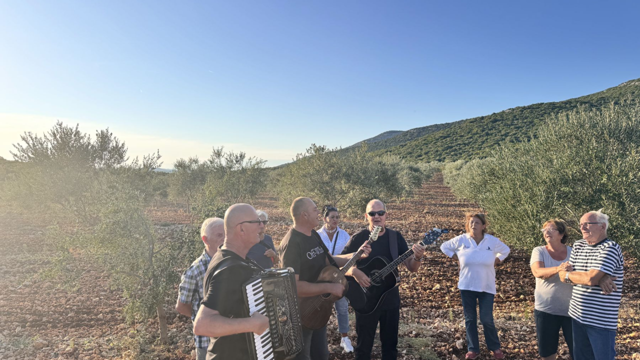 'Piknikom u masliniku' Ante Urema i Borislava Čubrića službeno završilo 'Lito u Pirovcu'