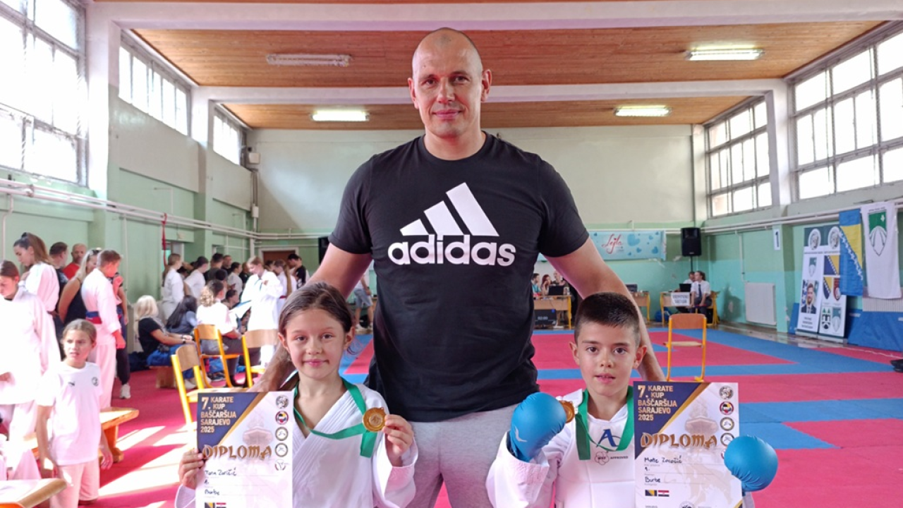 Članovi Karate kluba Šibenik 1066 uzeli 15 medalja na međunarodnom turniru u Sarajevu