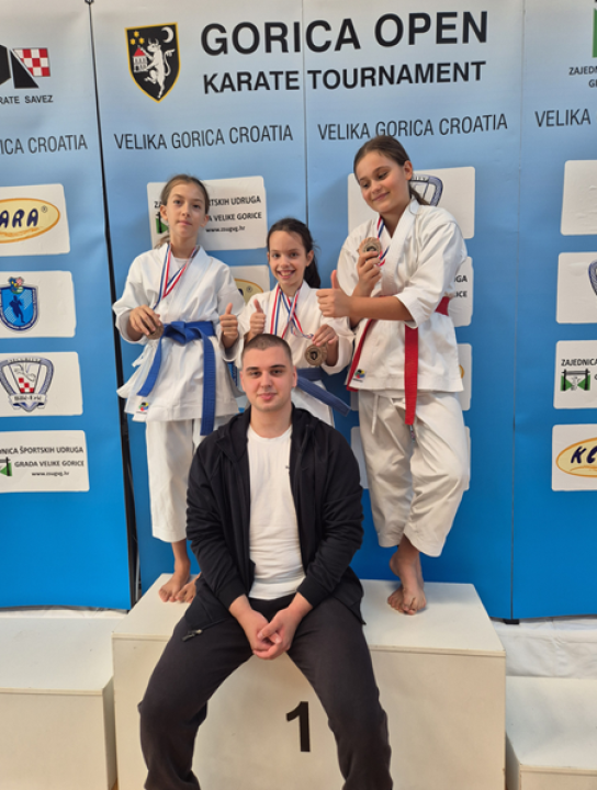 FOTO Karatašima Šibenika šest medalja na startu sezone