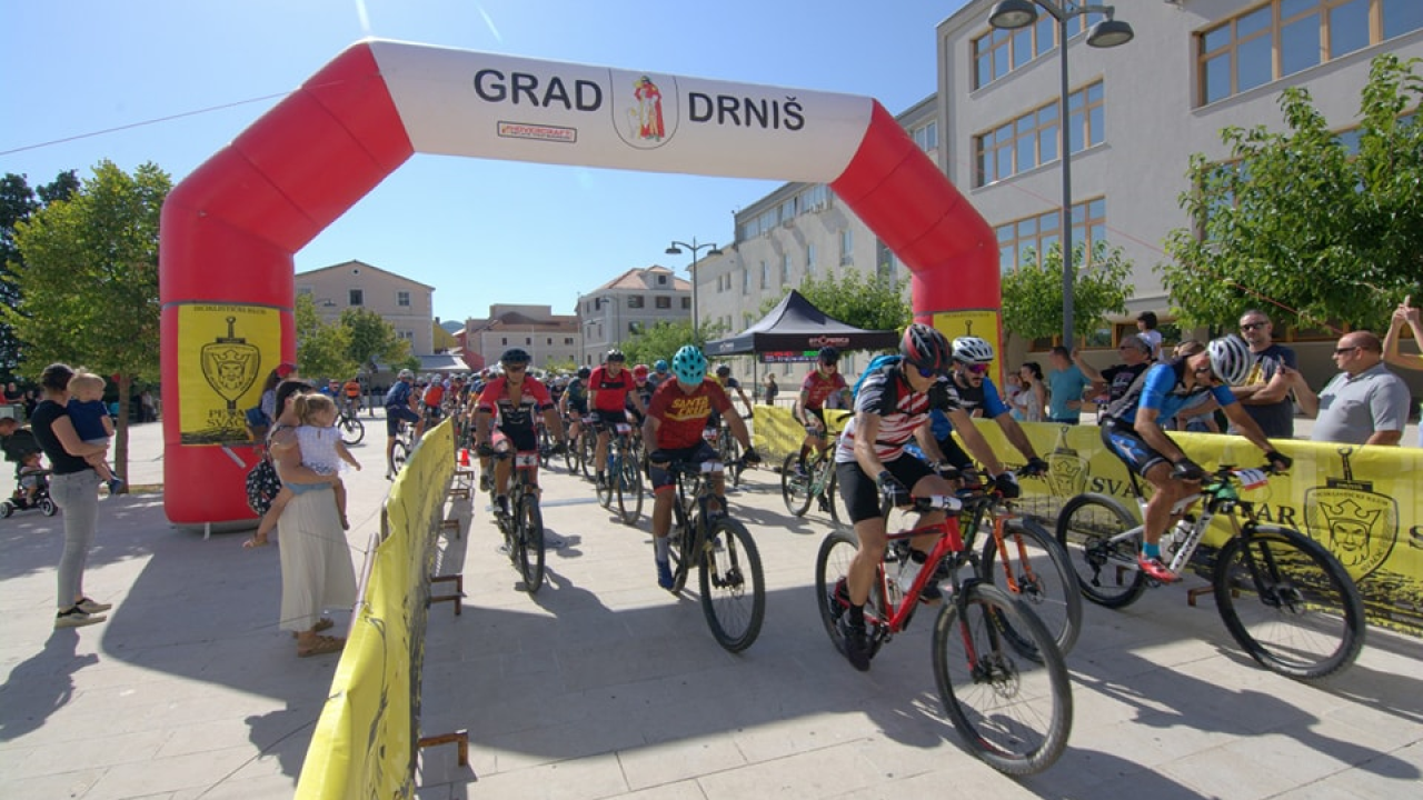 Pridružite se rekreativnoj biciklističkoj 'Kraljevskoj utrci' kroz Prominu