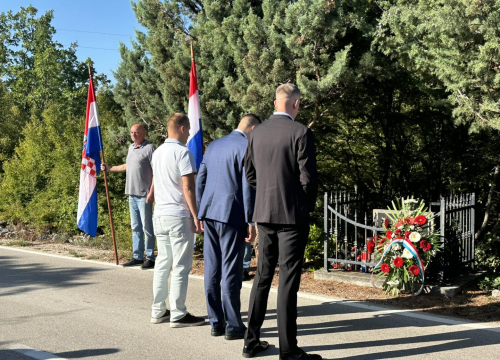 Fotografija 17 - U Puljanima i Oklaju odana počast prvim žrtvama na drniškom području