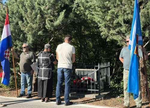 Fotografija 19 - U Puljanima i Oklaju odana počast prvim žrtvama na drniškom području