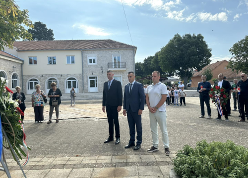 Fotografija 10 - U Puljanima i Oklaju odana počast prvim žrtvama na drniškom području