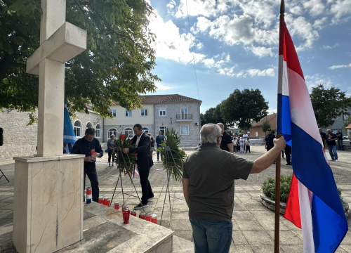 Fotografija 8 - U Puljanima i Oklaju odana počast prvim žrtvama na drniškom području