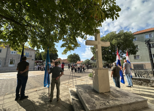 Fotografija 13 - U Puljanima i Oklaju odana počast prvim žrtvama na drniškom području