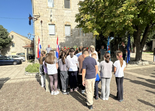 Fotografija 3 - U Puljanima i Oklaju odana počast prvim žrtvama na drniškom području