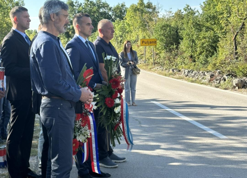 Fotografija 18 - U Puljanima i Oklaju odana počast prvim žrtvama na drniškom području