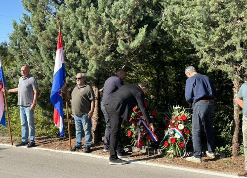 Fotografija 16 - U Puljanima i Oklaju odana počast prvim žrtvama na drniškom području