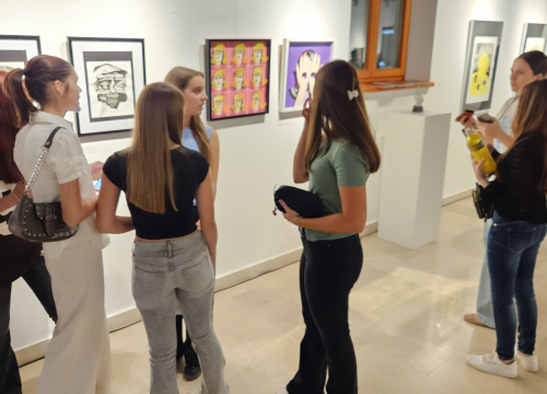 Fotografija 1 - U galeriji Kninskog muzeja otvoren 2. Trijenale portreta. Dodijeljene nagrade najboljim autorima