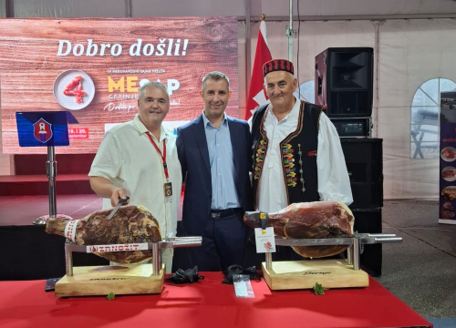 Grad Drniš u Cetinju sudjeluje na 4. Međunarodnom sajmu pršuta