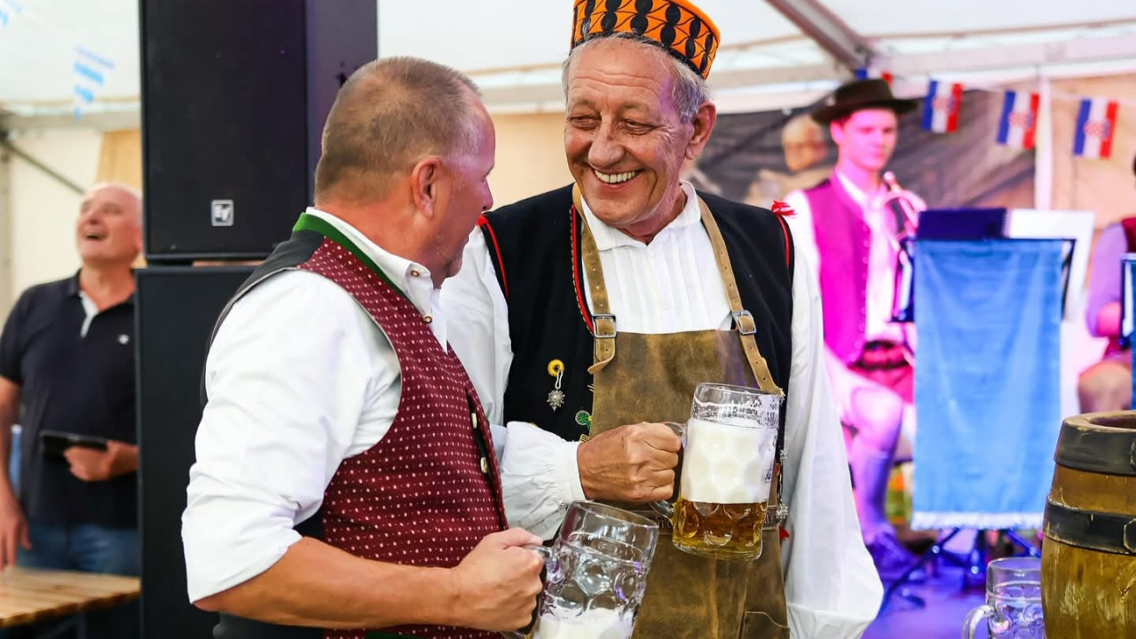 Zadnji dan Festivala bavarskog piva u Vodicama: Večeras koncerti Cambija i Đanija Stipaničeva