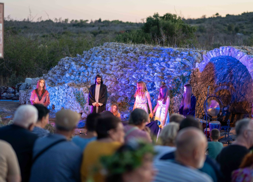 Fotografija 18 - Mirisi, zvukovi i vatra antike: Vodice proslavile Bakanalije