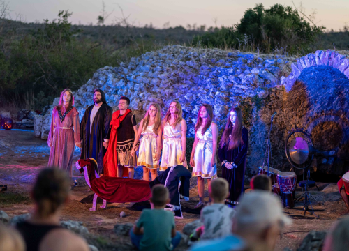 Fotografija 14 - Mirisi, zvukovi i vatra antike: Vodice proslavile Bakanalije