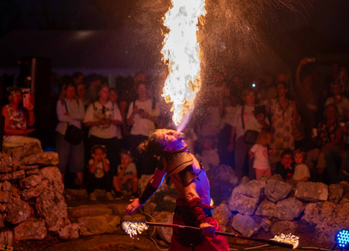Fotografija 12 - Mirisi, zvukovi i vatra antike: Vodice proslavile Bakanalije