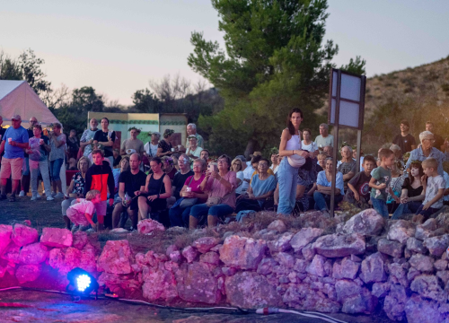 Fotografija 10 - Mirisi, zvukovi i vatra antike: Vodice proslavile Bakanalije