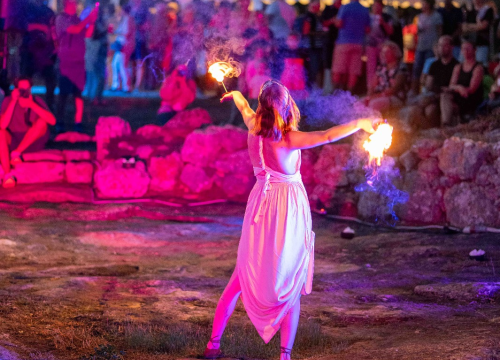 Fotografija 1 - Mirisi, zvukovi i vatra antike: Vodice proslavile Bakanalije