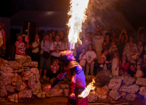 Fotografija 2 - Mirisi, zvukovi i vatra antike: Vodice proslavile Bakanalije