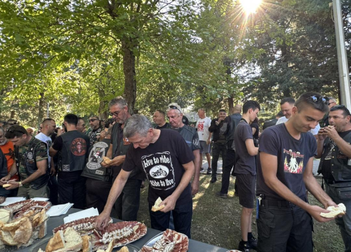 Fotografija 10 - FOTO Tristotinjak bajkera iz cijele Hrvatske sudjelovalo u humanitarnom moto defileu povodom obilježavanja Rujanskog rata