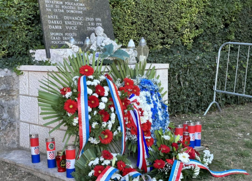 Fotografija 7 - FOTO Tristotinjak bajkera iz cijele Hrvatske sudjelovalo u humanitarnom moto defileu povodom obilježavanja Rujanskog rata