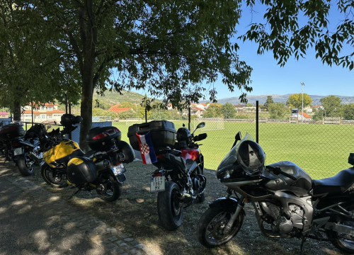 Fotografija 8 - FOTO Tristotinjak bajkera iz cijele Hrvatske sudjelovalo u humanitarnom moto defileu povodom obilježavanja Rujanskog rata