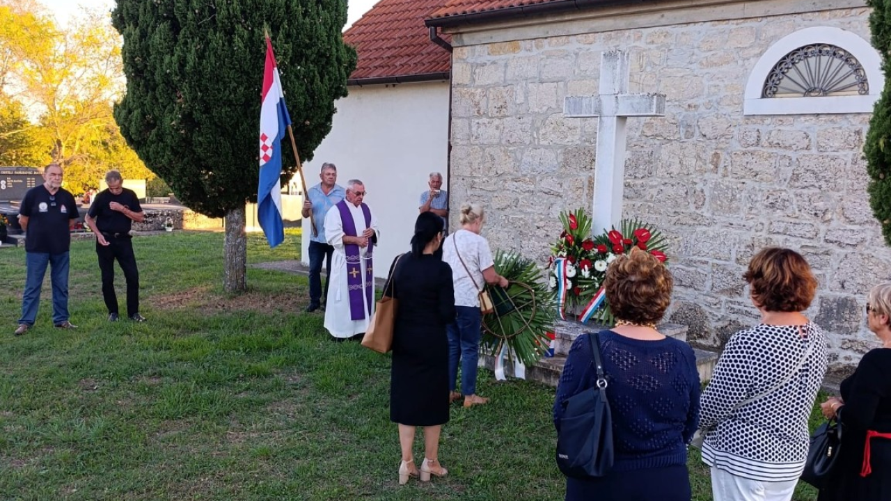Odana počast poginulim braniteljima iz Unešića, Mirlović Zagore i Pakova Sela