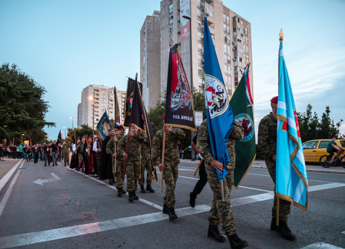 Fotografija 46 - Polaganjem vijenaca, komemoracijom, mimohodom i bakljadom obilježen 34. spomendan Rujanskog rata