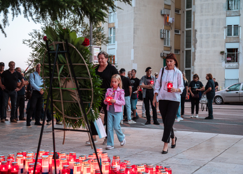 Fotografija 49 - Polaganjem vijenaca, komemoracijom, mimohodom i bakljadom obilježen 34. spomendan Rujanskog rata