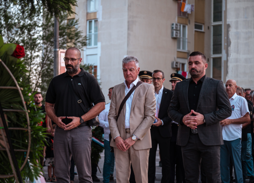 Fotografija 16 - Polaganjem vijenaca, komemoracijom, mimohodom i bakljadom obilježen 34. spomendan Rujanskog rata