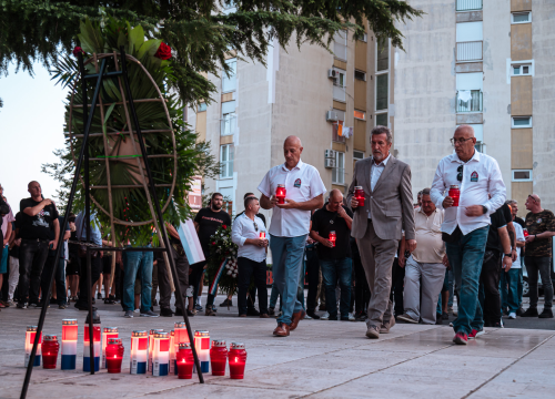 Fotografija 42 - Polaganjem vijenaca, komemoracijom, mimohodom i bakljadom obilježen 34. spomendan Rujanskog rata