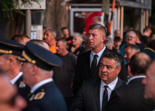 Fotografija 3 - Polaganjem vijenaca, komemoracijom, mimohodom i bakljadom obilježen 34. spomendan Rujanskog rata