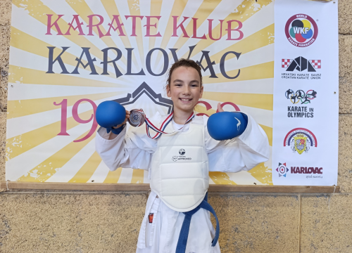 Fotografija 4 - FOTO Karate klubu Šibenik 1066 devet medalja na 'Karlovac Openu'