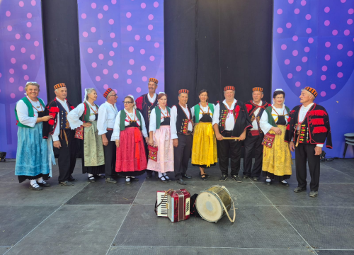 Rakošnim nošnjama i autentičnim izvedbama Primoštenci predstavili bogatstvo baštine na Vinkovačkim jesenima