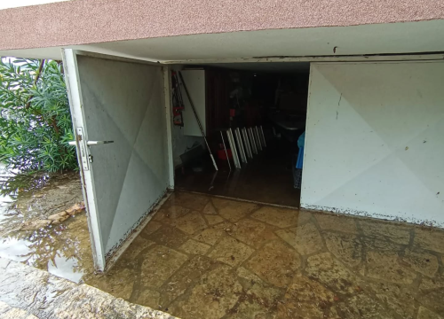 Fotografija 9 - Vatrogasci bez predaha ispumpavaju podrume, kuće, prometnice