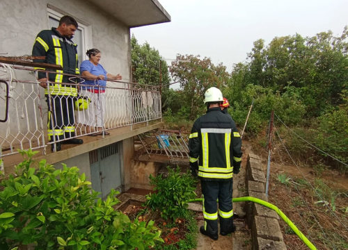 Fotografija 6 - Vatrogasci bez predaha ispumpavaju podrume, kuće, prometnice