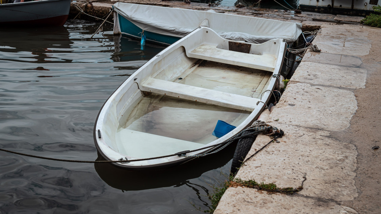 Nevrijeme najviše problema izazvalo u Vodicama, poplavile ceste i parkirališta diljem Šibenika i okolice